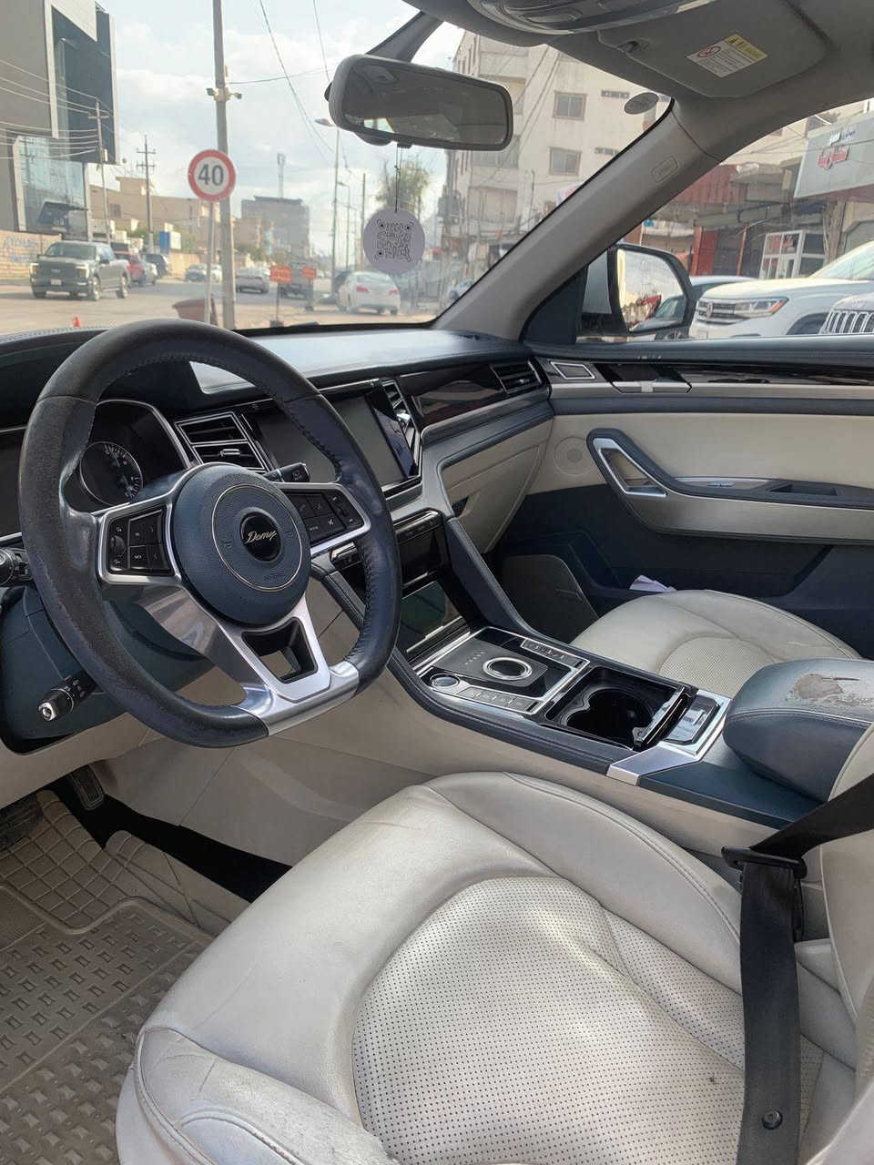 تەنها فرۆشتن بە نقد 
گۆڕینەوە ناکا 

دۆمــــــی Domy  X7
مــــــۆدیل / ٢٠١٩
فوول مواسفات 
پانۆڕاما ، کوشین جلد و ناو زەرد 
سێ ڕیز کوشن ، تەبرید مەرکەزی 
شاشە و کامیرا ، سندوق شەفت

مەکینە V4_20 تۆڕبۆ ، کەپس 
ڕەقەم دهۆک  هەزەی نوێیە 
ڕۆیشتن 150 هەزار کم 
کلین ، بێ سبوغ ، بێ ئێڕباگ

تێبینی / ٩٠٠ $ دۆلار غەڕامەی لەسەرە لە نرخەکەی دادەبەزێ 

نـــــــرخ      ۱۱٥ $

بۆ پەیوەندی ***********
***********

عربي 
فقط بیع نقدي ، مایراوس 

دومي Domy  X7 
مـــــودیل / 2019 
فوول مواصفات 
بانوراما ، كشن جلد و دواخل اصفر 
سبعة راكب و تبرید مــــــركزي 
شاشة و كامیرا ، صندوق شفت

محرك / V4_20 تیربو ، کبس 
رقم دهوک ، هزە جدید 
ماشی 150 الف کم 
کلین بدون صبغ و حادث 
سیارة عائلیة و عالیة و مرتبة 

ملاحظة / ۹۰۰ $ غرامە علیها ینزل من السعر 
سعر مناسب   ۱۱٥ $ 

*********** شربازهير, السليمانية
