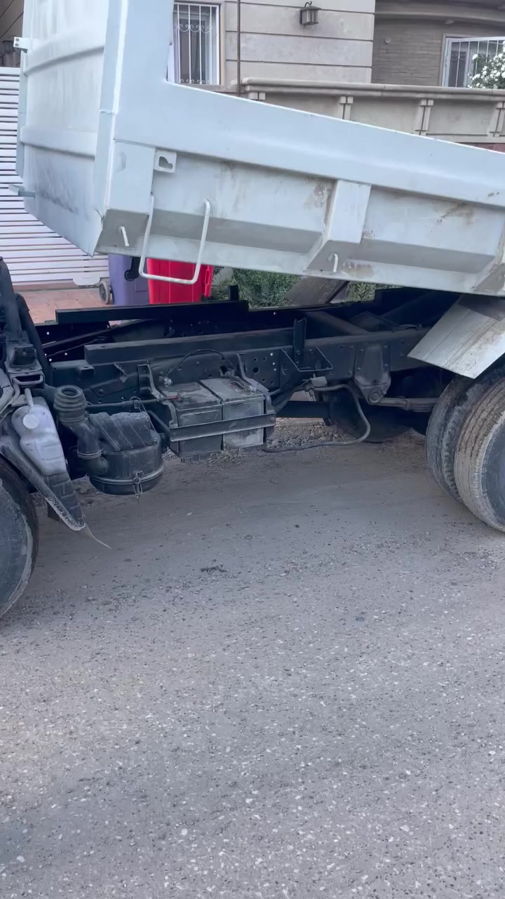 للبيع كنتر فحل قلاب موديل ٩٣ رقم بغداد جاهزه من كلشي للشغل محرك كير شاصي دوشمه جام كهرباء السعرب١٢٠ وبيهه مجال بكان بغداد *********** وووو***********
