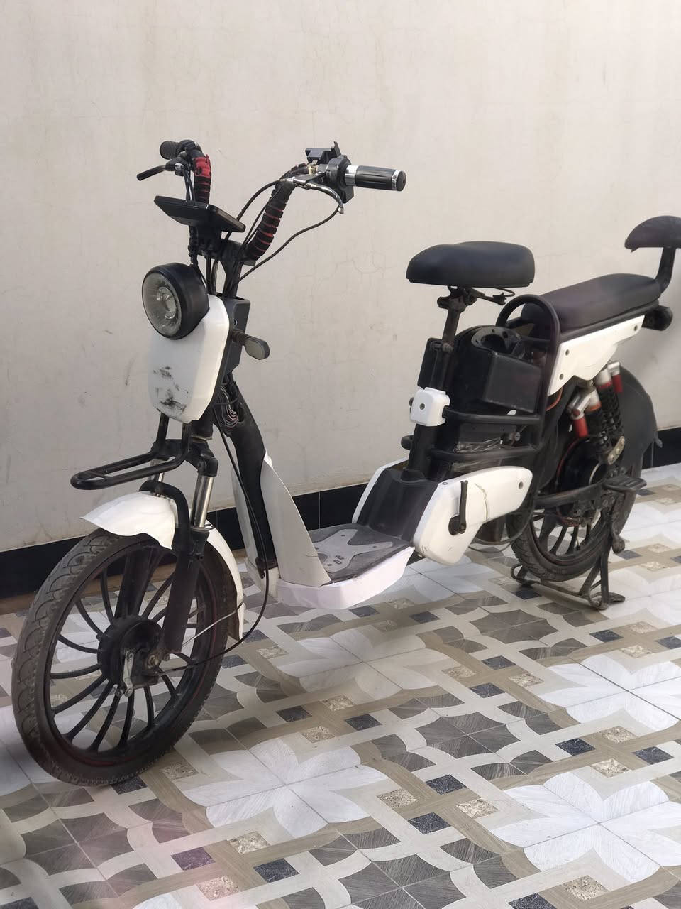 السلام عليكم بايسكل شحن للبيع موديل ٢٠٢٤ كله كامل بطاريات ام الولد قفل شهر من بدلتهن سعره  ٢٥٠ بي مجال التواصل خاص او على رقمي *********** مكاني بعقوبه العباره
