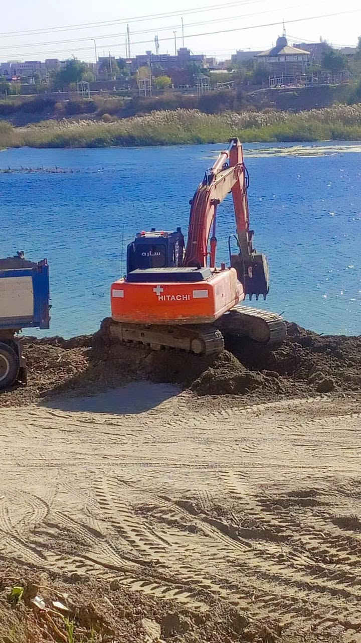 حفاره هيتاشي للبيعzعادي موديل ٢٠٠٥ رقم بصره مضخه بلادية محرك مجفت مكان الحفاره الرمادي
هاتف ***********. /***********
