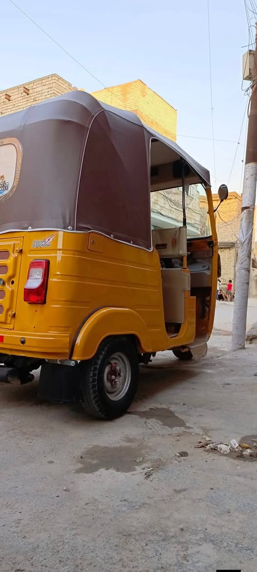 السلام عليكم  تكتك 20 بسمي لوحه وسنويه نكليزي تخم تاير كهربائية كله شغاله مكينه خير من الله   مكاني بغداد مدينه صدر      شرط تحويل رقم*********** متواجد فقط علا الخط
