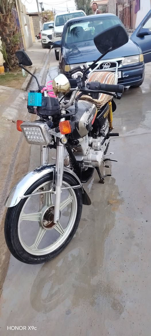 سلام عليكم ماطور جني موديل 17 محرك مامفتوح ماناقصه للبيع ***********
