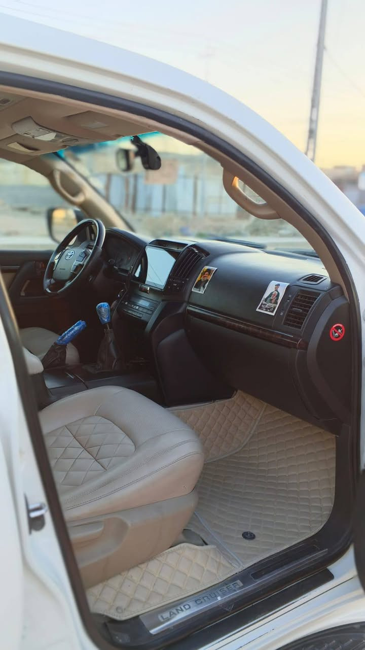 لاندكروز مديل 11 قطري فول عادي
رقم بغداد دولي كير اومحرك شرط تبريد 3 قطع ثلج 
تخم تاير ويل عادي جديد حداده كلش حلوه اظافه منظومه 
غاز سياره فول مواصفات كير عادي ملاحظه سياره مصبوقه 
عام شاصي وظربه داخليه كفاله سعر 220 وبيه مجال 
مكان نجف *********** واتساب
