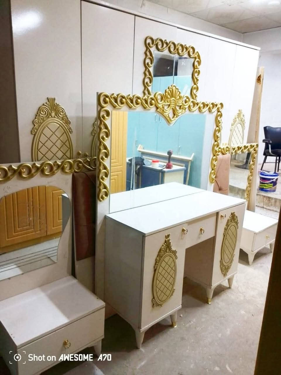 غرفه كامله ٥ قطعه بيع سريع مان ٣٥٠ الف. صار ٢٩٠ الف سارع بالحجز عنوان اربيل شورش واتساب ***********
