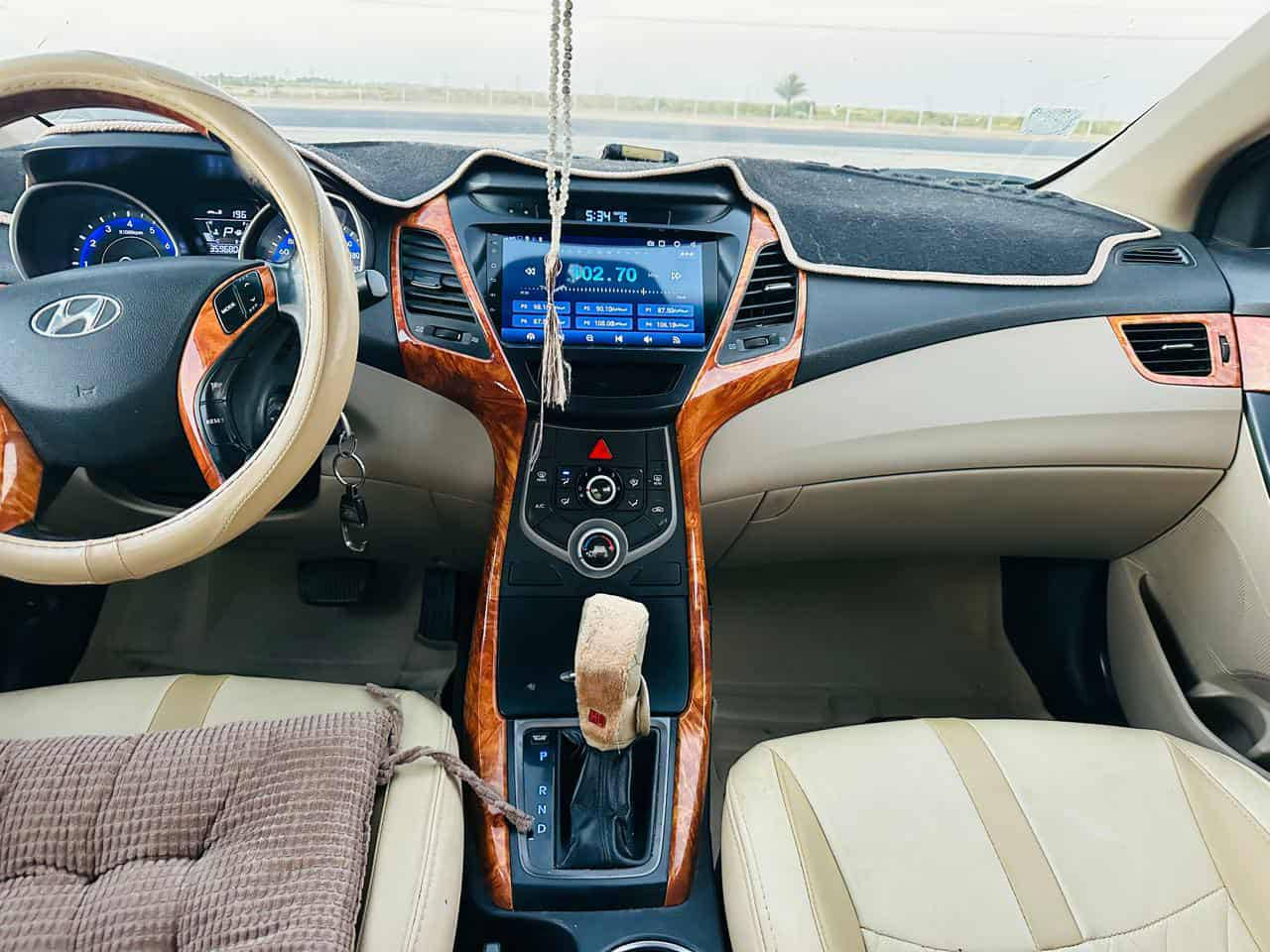 السلام عليكم
***********
للبيع او مراوس حسب القناعه اصفر عادي 
النترا موديل ٢٠١٦ خليجي رقم بغداد تحويل مباشر الرقم الدولي الجديد
فول عدا البصمة 
(مصبوغة عام بدون دواخل) 
هزة جديده 
فتحة
مكينة ٢٠٠٠دوش
شاشة ايباد
تحكم مري
كامرا
تحكم ستيرن جهتين كروس مثبت سرعه اواكس بلوتوث
تخم تاير جديد
حداديه جديده
تبريد ثلج
داخل صاج
السعر ١٠٥
مكاني كوت 
متواجد على النت
