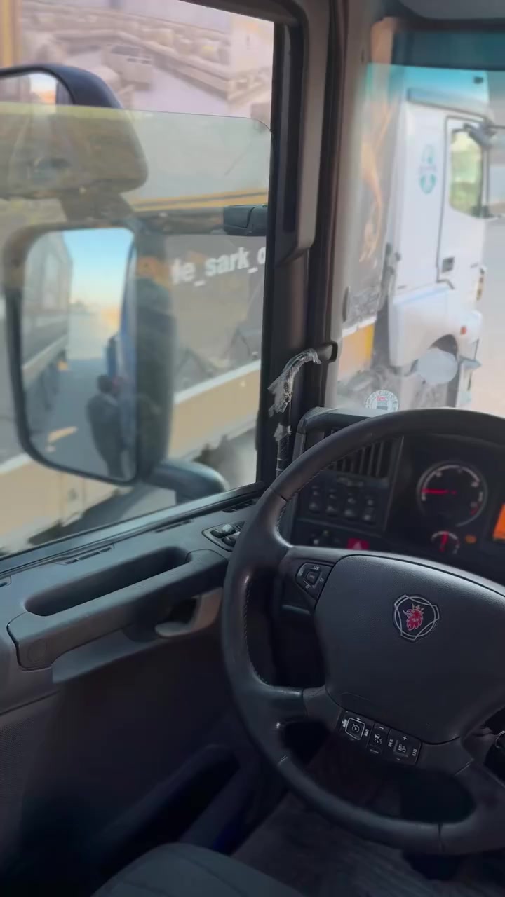 اسكانيا كرين✅ 
موديل ٢٠١٧✅
حجم R450✅
فوول مواصفات ✅
ريتايدر ✅
ثلاجة✅
حساس ✅
رادار ✅
بودي كبان✅
طغم تاير جديد ✅
رقم سنوي جديد ✅
ريموت كونترول ✅
فول سيفتي ✅
عنوان (دهوك)✅
رقم تلفون ☎️: ***********
