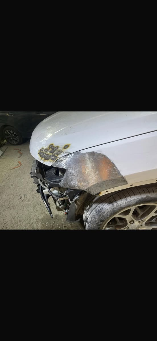 لسلام عليكم عندي جيب خليجي 2019 وكاله هارلم سياره جديده وبدون نقص مكفوله كفاله عامه عدا حادث بسيط ربع جاملغ وشويه بالنيد وموضوع بالصور 
فول الفول السياره ماشيه 100 الف كيلو 
مكاني بغداد زيونه رقم بغداد مبدله الجديد هزه جديده باسمي السياره السعر 28500 وبيها مجال بسيط 
للاتصال 
‭0771 091 2824‬
