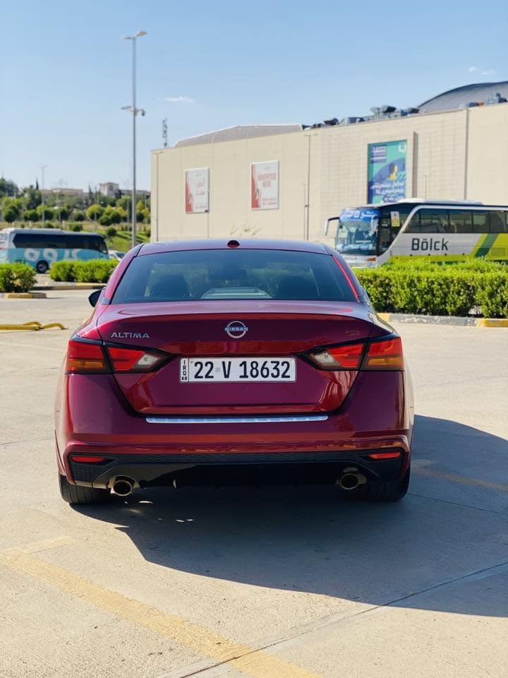 للبيع التيما SR 
السعر 142 بي مجال بسيط 
***********
موديل 2023 
الون ماروني 
ماشيه 30ميل 
فول ماعدى سلايت 
5 بصمات 
رادار 360 درجة 
ويل كروم SR بلادي 
تايرات شركة 
رادار جانبي خلفي 
حجر بلادي 
شفتات ستيرن 
تثبيت سرعه 
شاشه لمس 
تحكم ستيرن 
تبريد ثلج 
كشن جلد +كهرباء 
ضرر السياره فقط جاملغ بونيد 
صور حادث موجود بل منشور 
رقم اربيل جديد سنويه 2030 
مكان السياره ديالى خانقين
