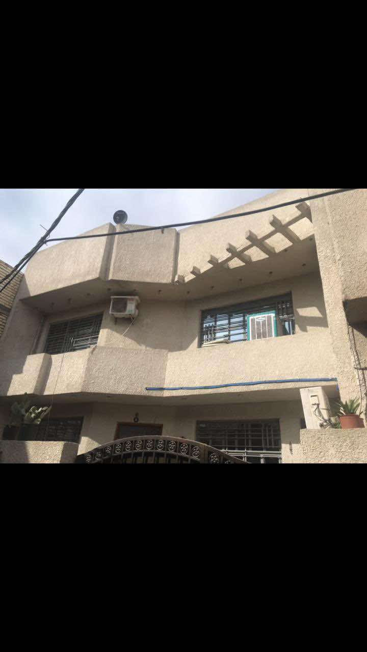 مساء الخير
دار زراعي للبيع طابو من المالك الاصلي سند 25 
مساحة الدار 120 واجه 10 نزال12 ثلاث طرابق 
يحتوي الدار عل كراج صغير وحديقة صغيره و3 غرف نوم 
ومطبخ حار ومطبخ بارد وصاله وحولي صغير وصحيات في الطابق الاول
الطابق الثاني يحتوي على غرفتان نوم وحولي وصحيات
والطابق الثالث يحتوي على غرفة نوم وحولي
العنوان بغداد الطوبجي 
للتواصل عبر الرقم التالي *********** فقط واتساب وسيم كارت
