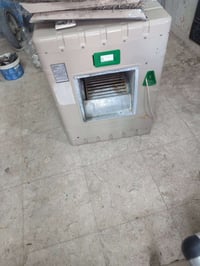 عندي مبردة حجمه 2000 للبيع سعر 100الف الاتصال 07705475358 العنوان غزال...