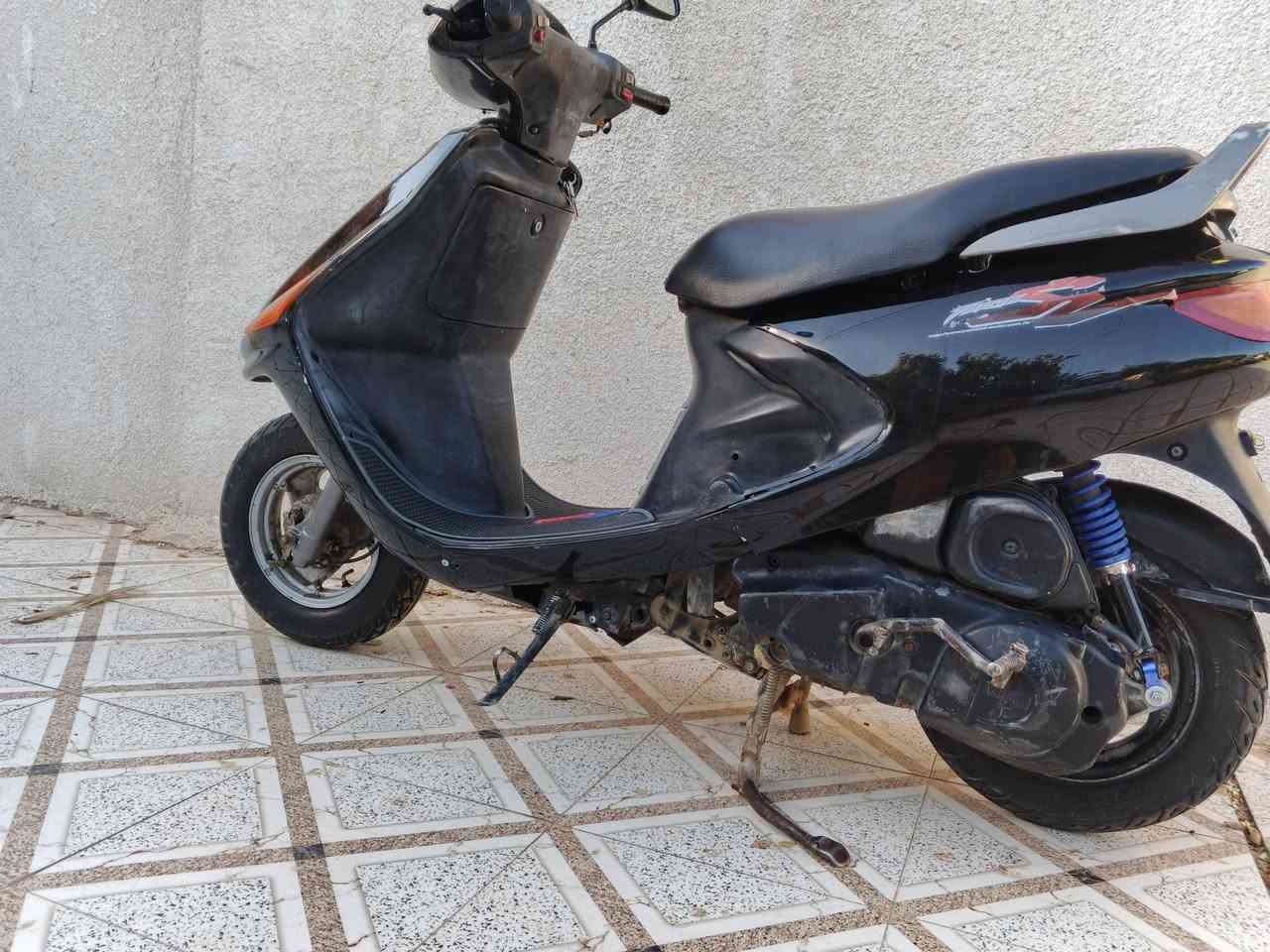 السلام عليكم البيع درجة فراشه مكينه خير من الله
سلف هندر شغل 
كهربائيات شغاله
كفرات بلاد
مكان حله طفيل عوفي
السعر  300 وبيها مجال
***********
