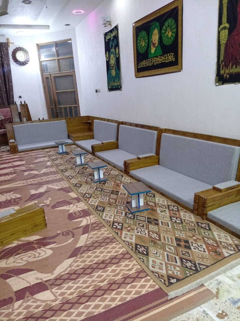 جلس عربي كل صاج وزانات ١٥ مقعد وتساب ***********
