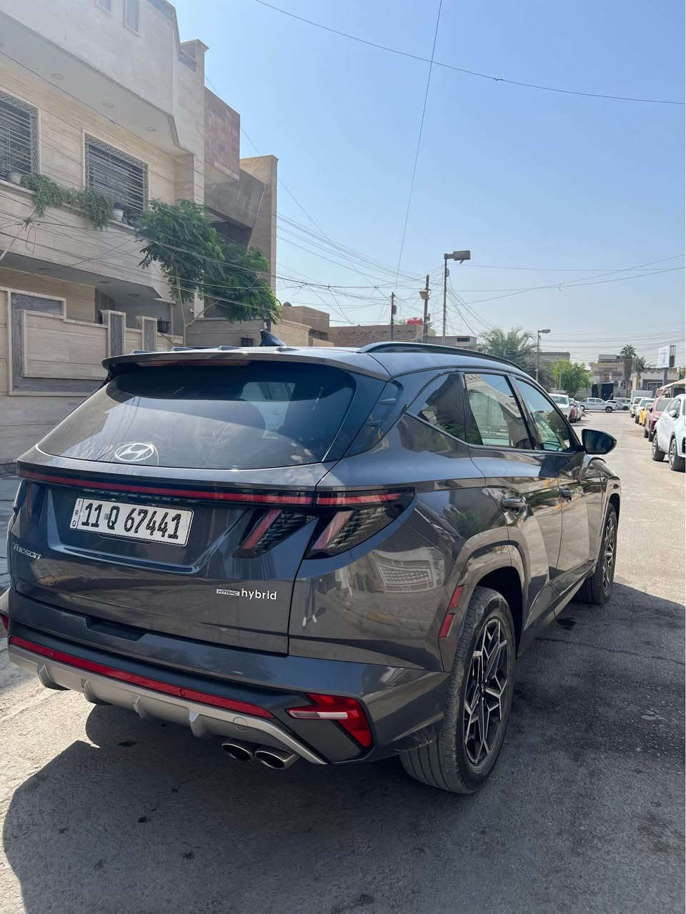 ‏Tucson N Lin 2024
 هايبرد محرك 1600T
السياره فول مواصفات تصميم رياضي 🔥
المواصفات /
-كامرات 
-حساسات امامي خلفي 
-رادارات 
 -شاشه لمس كبيره تدعم apple car play 
-فتحة سقف بانورامية 
-صندوق كهربائي 
-كشن كهرباء
-نظام صوت Bose
-شحن لاسلكي 
-تحديد مسار 
-نقاط العمياء 
-هاند بريك كهربائي 
- كير بيانو 
‏Auto hold-
-كشنات تدفئه 
-المقصوره الداخليه مختمه N وتطريز رياضي 
-فور ويل (H-track) 
-ويل قياس 19
-مساعد نزول منحدرات
-تفاصيل سوداء ولمسات رياضية على الدعاميات والعجلات
_
حادثها /
باب السائق  صبغ ، ايرباك برده كشن جانبي فقط 
ماشيه / 18000 ميل  

السعر /  22300$ وبي مجال بسيط 
*********** بغداد, العراق
