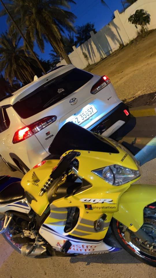 سلام عليكم دراجه f4i 200. للبيع محرك مكفول مكان دراجه عامريه ***********  واتساب بس
