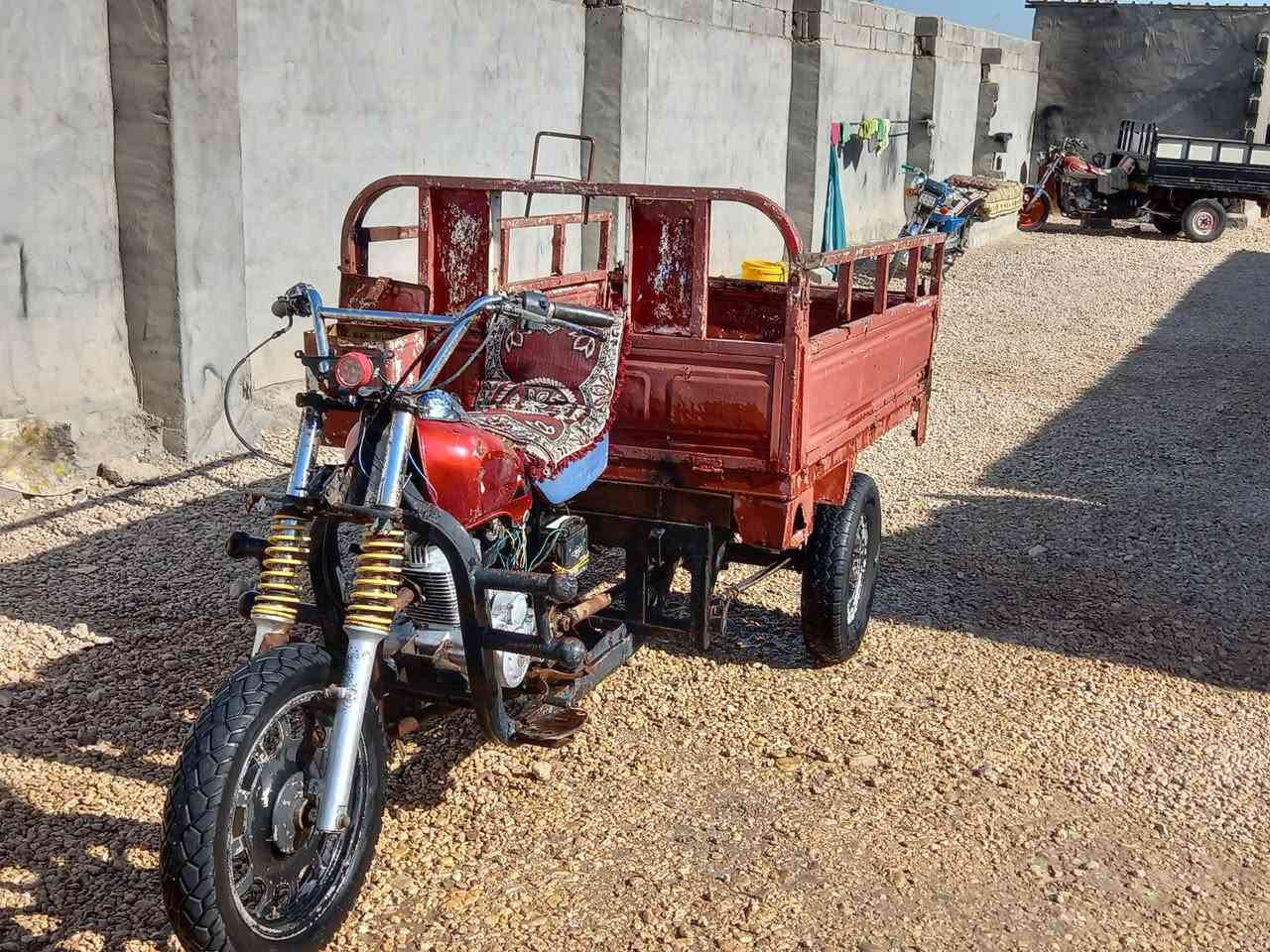 للبيع ام تي ار
موديل ١٣ مكينه جمره ونضيفه لاتنقيص لاتبخير 
تواير جديده مكاني     حله ابو غرق 
سعرهه  ٥٠٠ وبيها مجال 
***********
