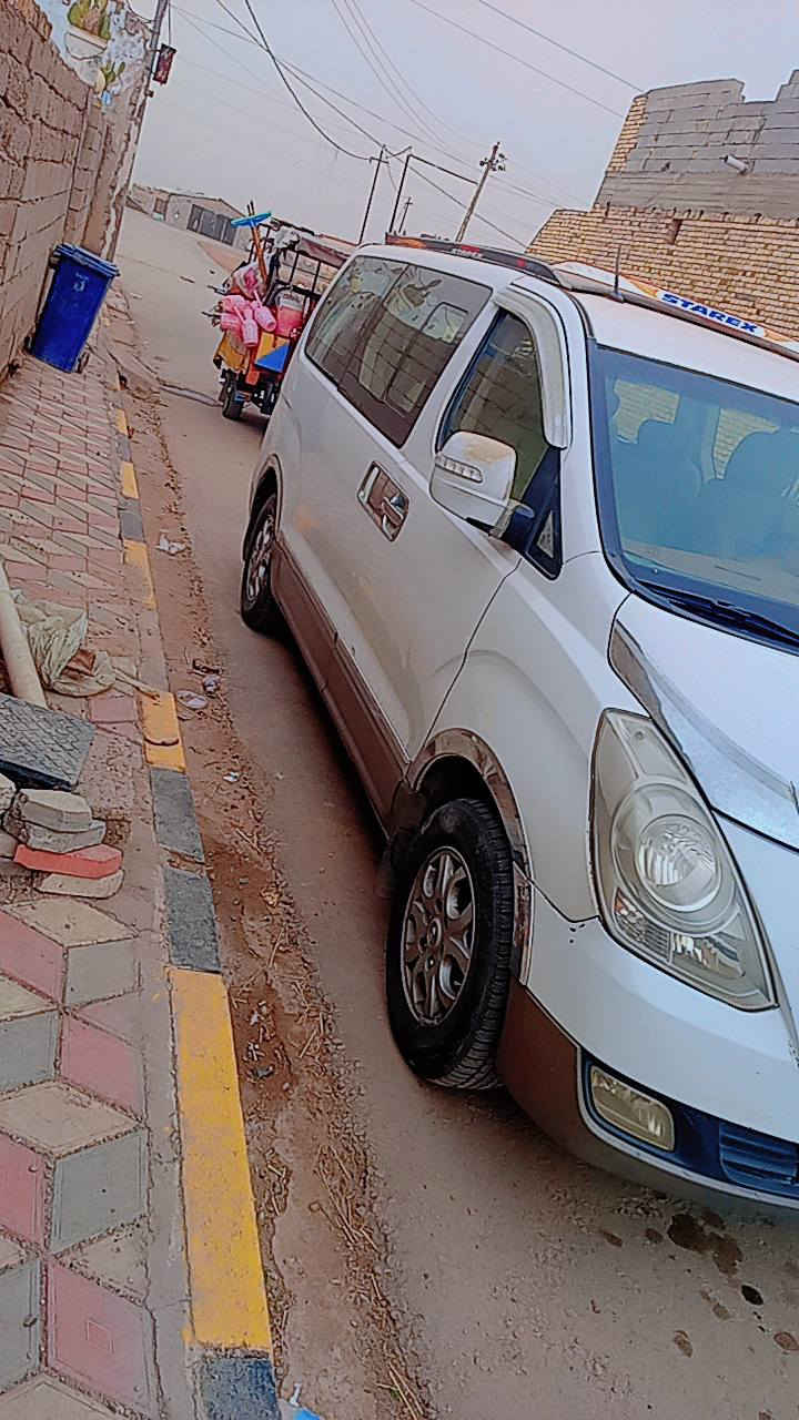 سلام عليكم للبيع موديل 2015 سياره جديده مال بيت السياره محوره مسكر رقم بصره دولي بسمي سنويه جديده باقي تفاصيل الاتصال ***********
