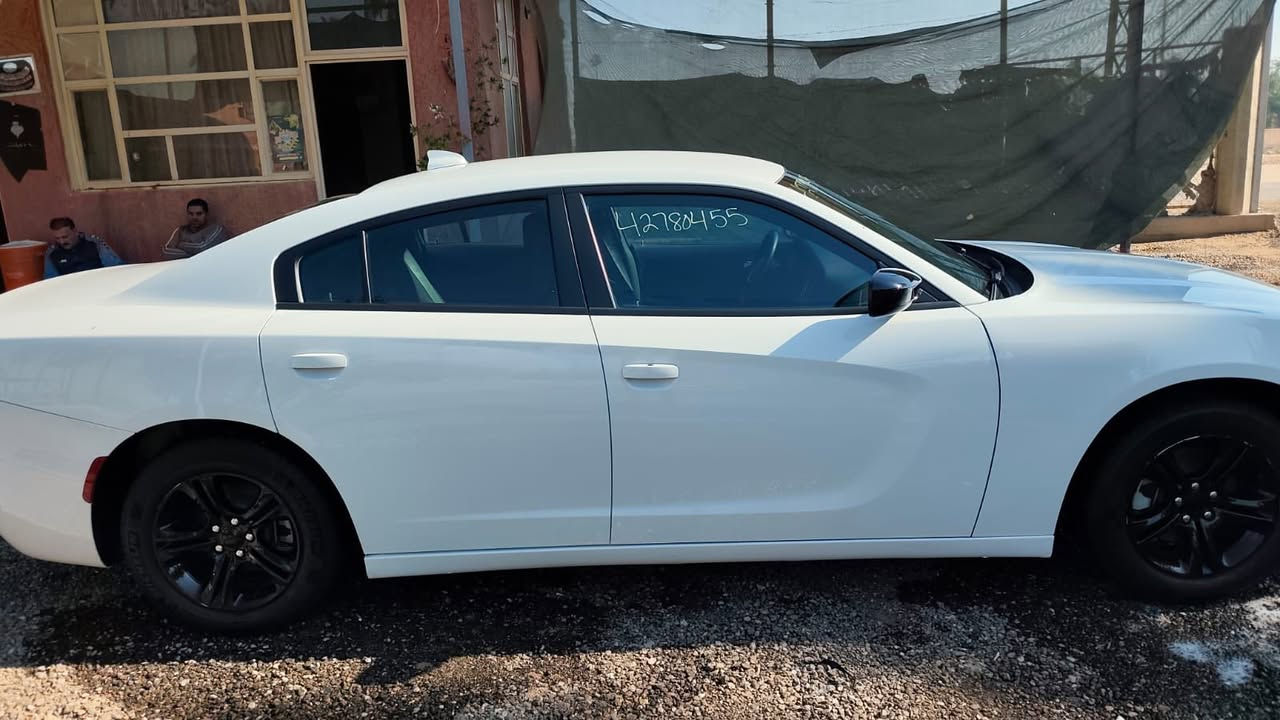 السلام عليكم
جارجر موديل ٢٠٢٣
مواصفات  معروفه 
محرك ٣٦٠٠ 
السياره جديد بمعنى الكلمه ماشيه ١٢ ميل  
مكفوله عدى ربع الجاملغ الأمامي  موضح بالصور
رقم أربيل  تحويل أو وكاله 
مكانه بالحله 
باقي تفاصيل اتصل ع الرقم  اني مكلف بالنشر 

‭٠٧٧٥ ٠٥٢ ٠٦٦٩‬
