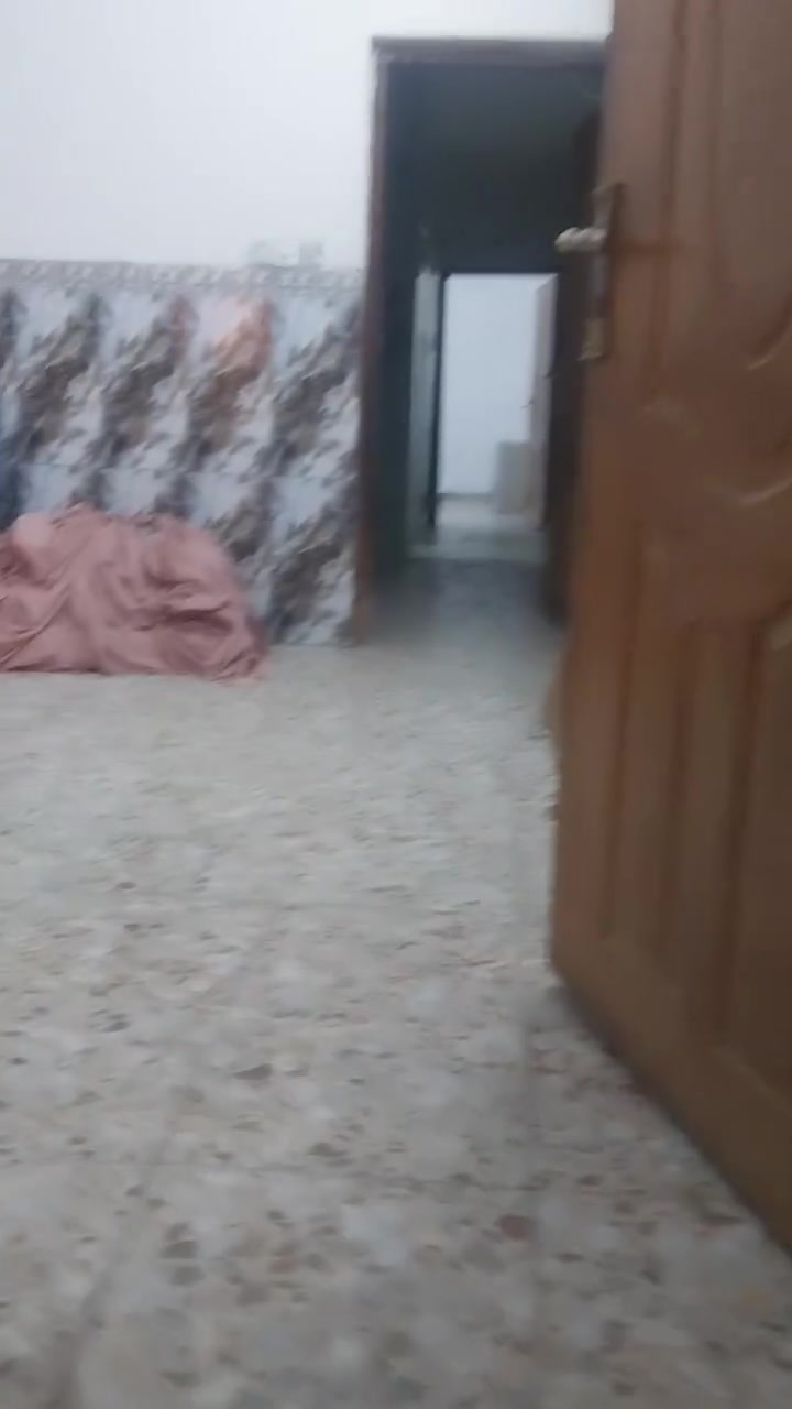 السلام عليكم٠شقه ط٢ للايجار تحتوي على ٢غرفة نوم وصاله مع مطبخ وبلكونه كبيره العنوان شارع فلسطين م ٥٠٥ قرب نادي الشباب الرياضي السعر ٥٥٠ الف فواتير الماء والكهرباء على صاحب الملك هاتف ***********
