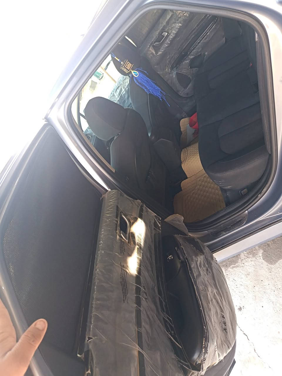 السلام عليكم
مديل ٢٠٢١ معوقين بعدلها سنه وشويه تفك وكاله باسمك تجي حادثها قبق جنطه وجاملغ خلفي بدون داخل السياره جديده وماعايزه اي شي

بيع مستعجل ١٤٠
***********
