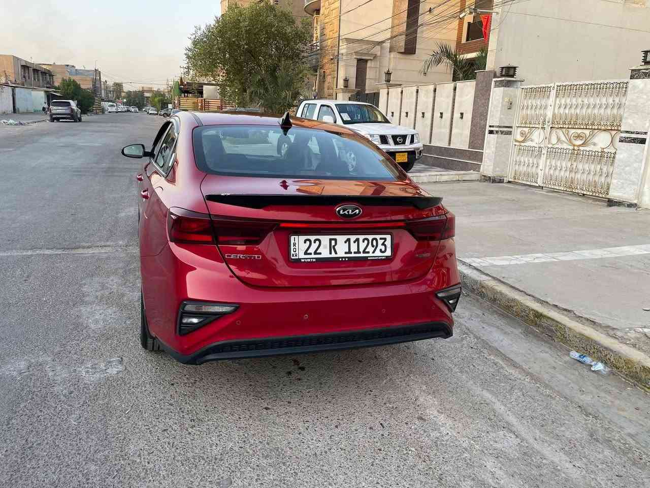 ‏سلام عليكم كيا سيرات راجو موديل 21 ماشية 75 مواصفات فول للأخير بصمة فتحة مرة شفط قطعة تبريد شاشة اصلية كاربلاي بصمة أبواب بصمة الصندوق فول للأخير مواصفات خاصة سيارة مقفولة من الصبغة ومكانها بغداد سعرها 155 رقم أربيل الجديد سنوية جديدة وهذا جديدة
***********
