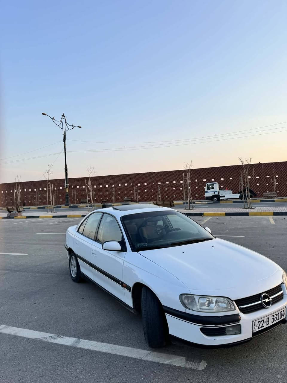 سلام عليكم اوبل اوميكا بزون توماتيك تبريد سلايت
محرك ٢٠ كبس 
محرك وكير شرط السياره رقم اربيل متواجد بالموصل للتواصل ***********
