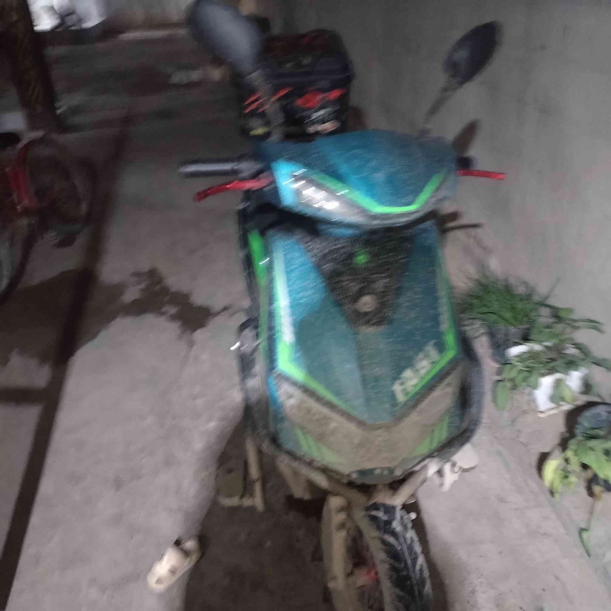 ماطور شحن للبيع نقد او بالتقسيط 6 بطاريه ليثيوم
كير 4 نمرللاستفار ***********
***********
