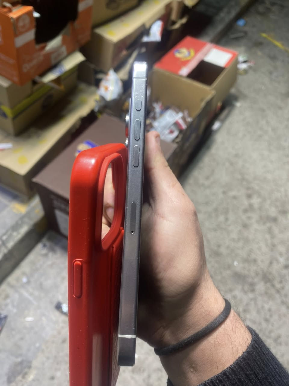 سلام عليكم جهاز 15 برو ماكس
بطاريه 84 الجهاز ماستر نموذج M
السعر/ مليون وبي مجال 
التواصل/ ***********
