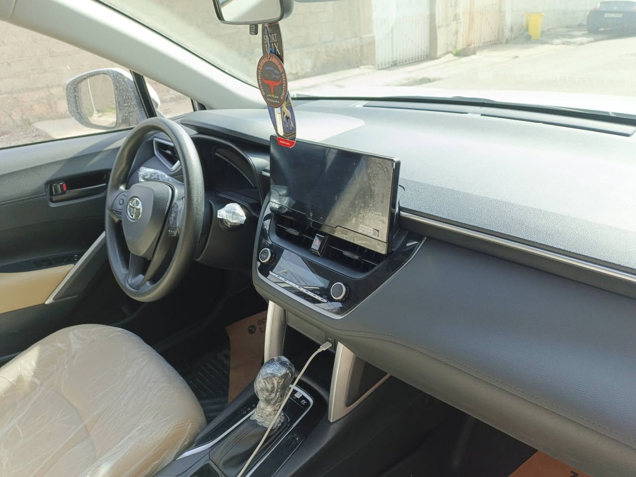 الموديل 2025
السيارة كلين تايتل 
ماشية 13000k
وارد صيني السعر 190 
مرقم اربيل  
رقم الهاتف ***********
***********
