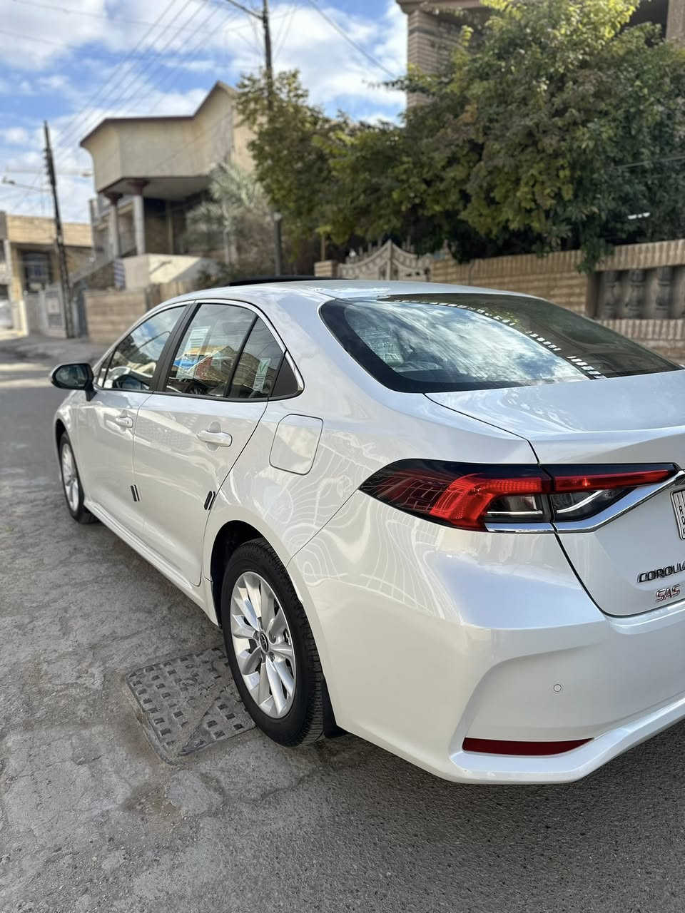 السلام عليكم
كورلا  2022 ساز خليجي  ام ضمان (ساز بانزين) SAS
فول مواصفات 
سلايد روف 
حساسات امامي خلفي 
تبريد قطعتين 
بصمه تشغيل 
لون صدفي
رقم اربيل بسمي 
العداد 62 الف كيلوو 
السنويه بأسمي ثاني يوم احولك 
السياره بدون صبغ مكفول سيارة 
للاستفسار  ***********اتصل عل واتساب 
مكان السياره بغداد /
