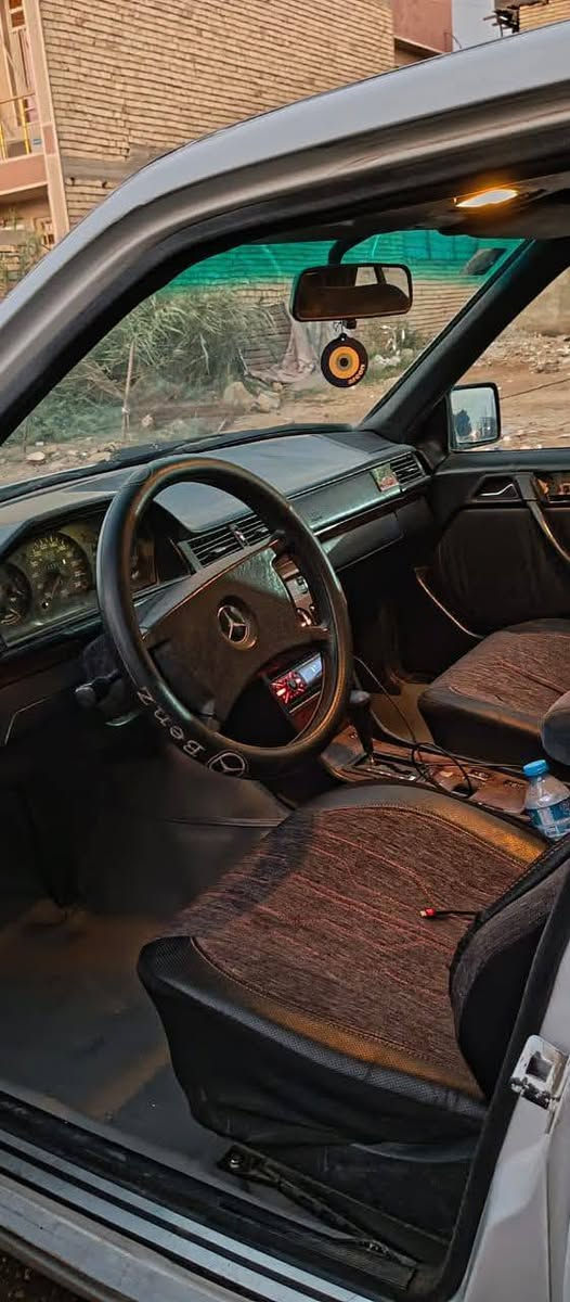 السلام عليكم
مارسيدس دب معمرة فول قواعد دبلات بلاد كهرباء كلها شغالة
كشنات كهرباء  محرك بطة ٢ اونص
رقم انگليزي  امداور ثاني يوم مصبوغة جمالية
( السيارة مگصوصة) الاستفسار ***********
