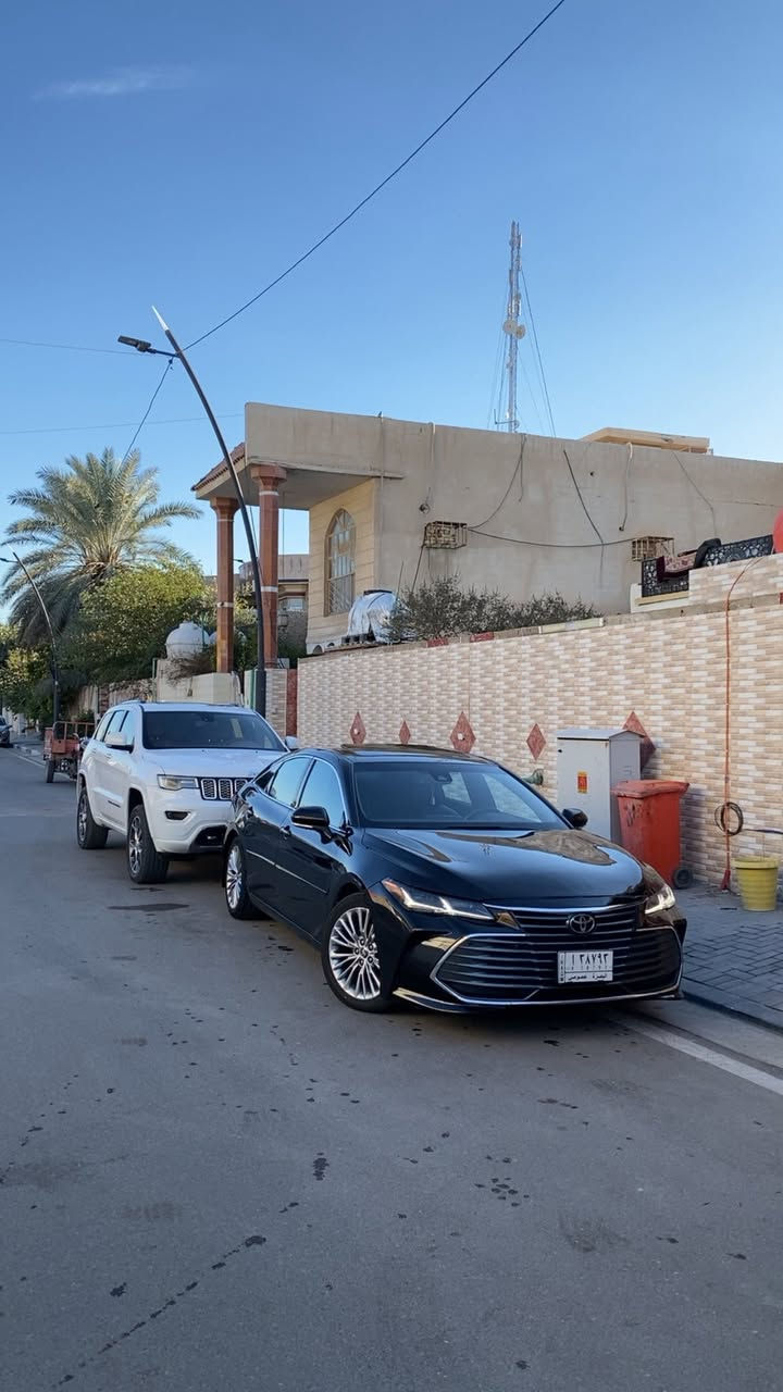 السلام عليكم تويوتا افالون 2021 وارد امريكي رقم بصرة محرك V6 3.5 ماشيه 99 الف كيلو وارد أمريكي حادثها من امريكا بنيد و جاملغ صفحه العبري و بــ العراق صار بيها ضربه بجاملغ صفحه السايق و بيها بارد بجاملغ الخلفي صفحه السايق مواصفات السيارة 
داتشو 
4 كامرات محيطية
تدفئه و تبريد بلكشنات اربعتهم
رادارات 
نقاط عمياء 
حساسات اماميه خلفيه
تشغيل عن بــعد 
دبل جام 
تدفئه ستيرن 
اربع مودات قياده
اوتو هولد
سايد بريك بصمة 
سلايد روف 
كشنات خزن ميموري
سماعات JBL
شاشه جبيرة 
تخم تايرات جديد
حدادة 100%
 
مكانها البصرة الحكيمية شارع الرديني 
للاستفسار رقمي ***********
