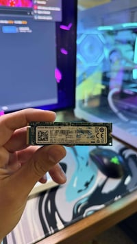 M.2 512GB صحة 100% للبيع ب 60 الف مكاني بغداد 07730286855