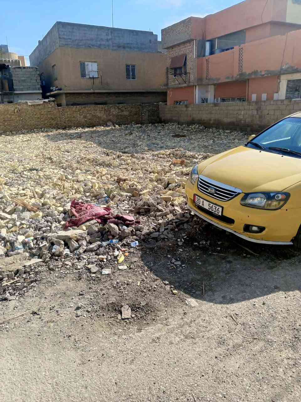 #قطعة ارض للبيع في حي التحرير قرب جامع الصديق المساحة 310 الواجهة 17 ممكن بيع 150 قرب الحديقة العامه خلف بيت كمبش للاتصال *********** صاحب القطعه
