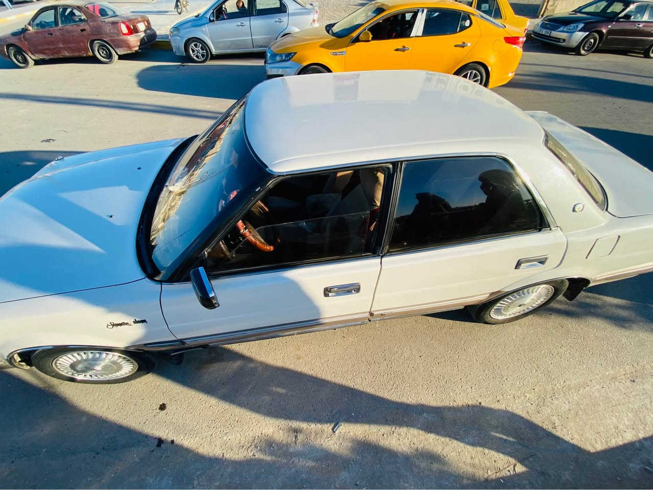 السلام عليكم سيدان 91هارتوب سياره شبه الجيده جاهزه من كلشي راعليها يريد مداور وبل الناصريه يمي 
السعر 42وبي مجال السياره لا عليها غرامات العوان الناصريه التضحيه 
الرقم *********** ناصرية, ذي قار
