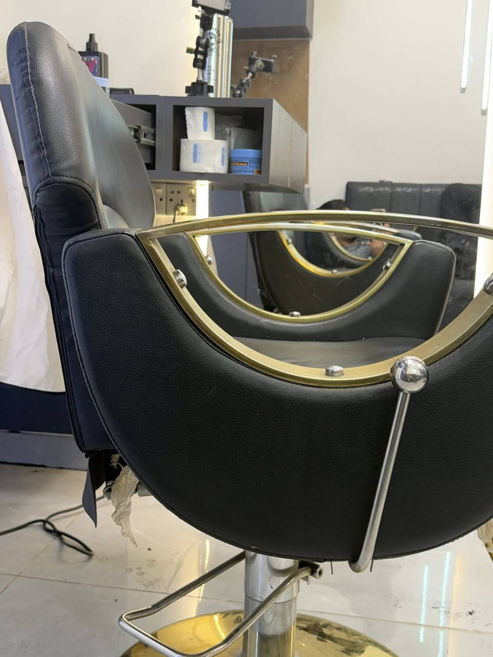 كراسي 2 للبيع نضيفات سعرهن الثنين 325 قفل***********
