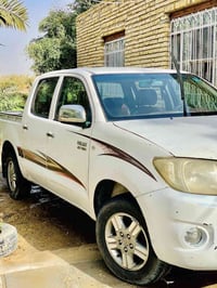 تويوتا هيلكس • ٢٠٠٩ • رقم دولي ٢٠٣٣