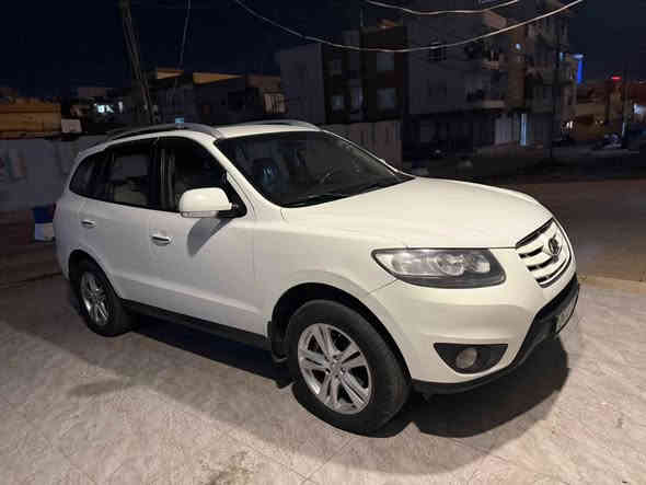 سيارة سنتافي ٢٠١١
مكينة اربعة سلندر
ثلاث مقاعد
سلايت
تحكم ستيرن
شاشة 
تبريد مركزي حتى الصندوق تبريد
رقم دهوك سنوية الى ٢٠٢٨ 
جاملغ خلفي صفحة النفر بخ بدون دواخل فقط بخ يعني قطعة وحدة فقط
سيارة بدون نواقص
سعر ١٥٧ ومجال 
*********** واتساب
*********** هاتف
العنوان دهوك دهوك
