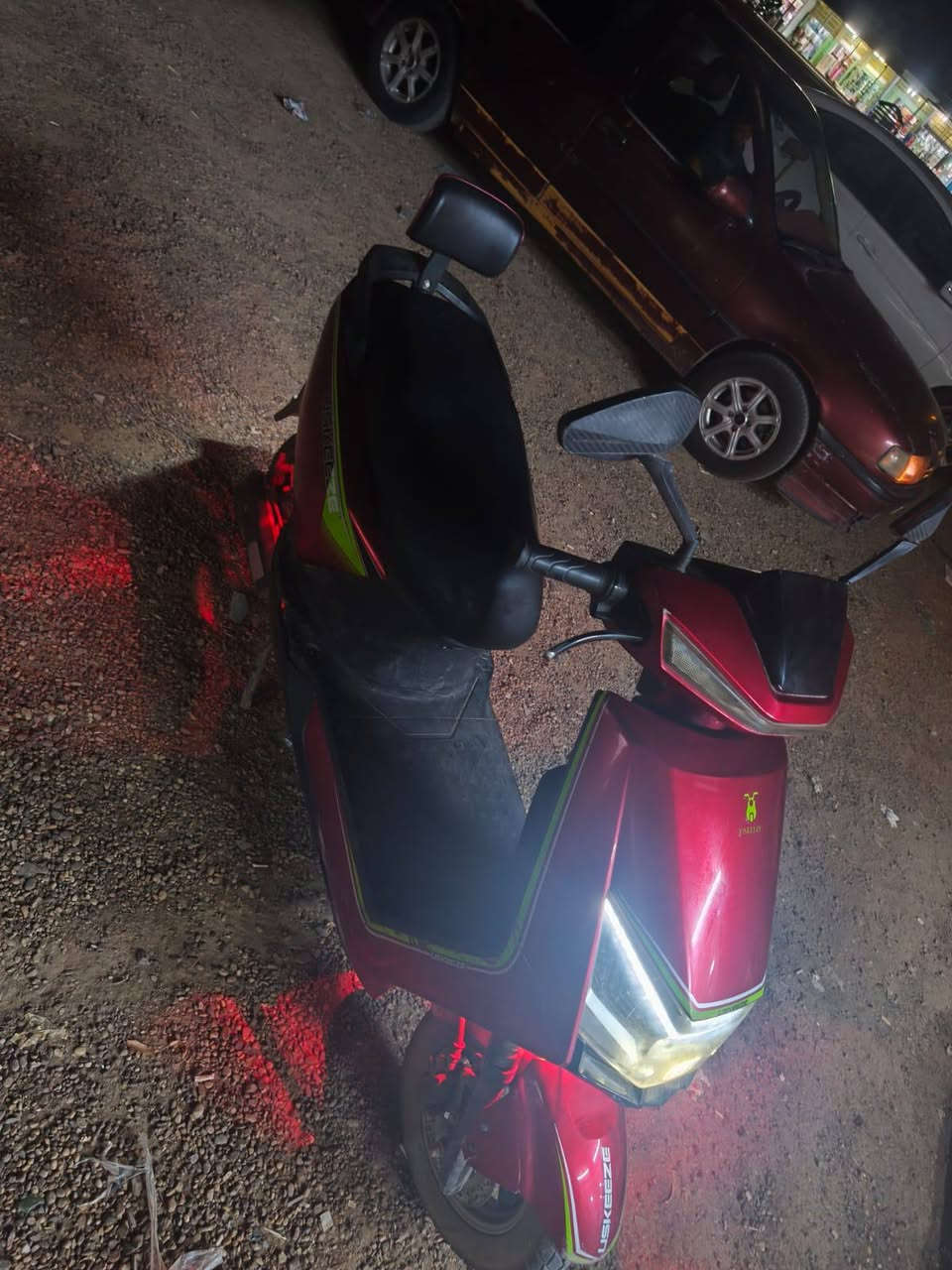 سلام عليكم موطور شحن للبيع فول 🔥
بطاريات بحاله ممتازه 
موطور عله ايدي وتجي جيك وشوف 
وبيك خير ودلل سعر 550وبي مجال حك الجيه 
مكان خالديه رقم الهاتف ***********وبي واتساب
