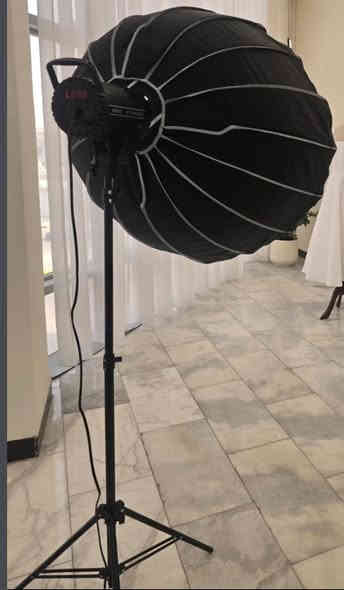 ستاندی ٤٠٠وات
Ky-bk0929 400wiii led  
سۆفت بۆکس مارکەی گۆدۆکس 
- تازەی ناو پاکەت - هەڵنەپچراو
- قەبارە گەورە ٩٥سم  ئۆکتاگۆن  
- گریدێکی بە خۆڕایی لەگەڵە 
- دوو دیفیوزەری لەگەڵە 
- 
بەس بەستراوە بە کار ناهاتوە لۆکە
نرخی ١٤٥ هەزار نرخی خوار بازاررر
***********
