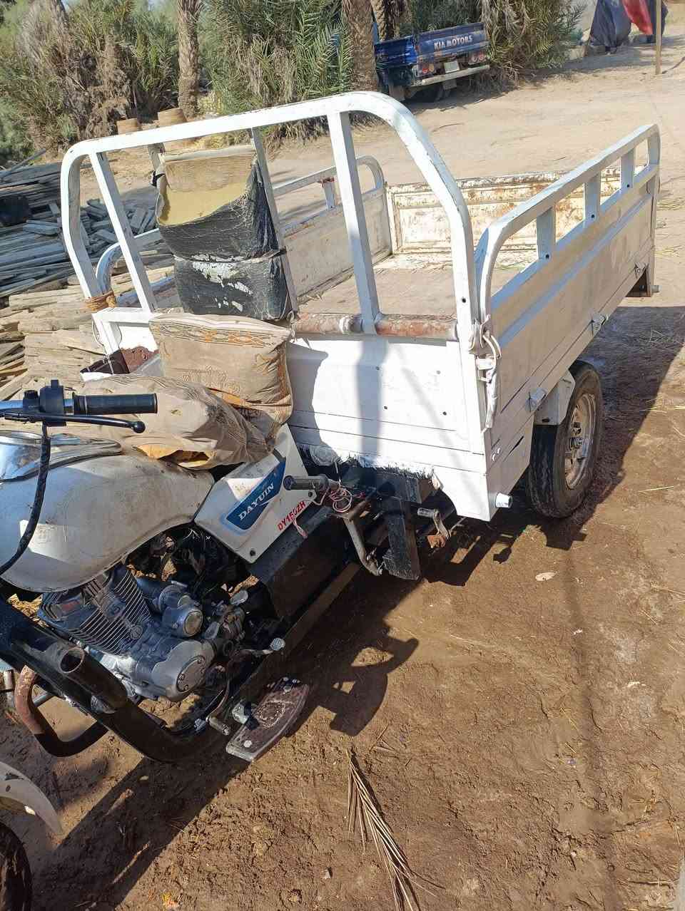 ستوته دايون موديل. 14اوراق   ستوته نضيفه  كهربائيات شغاله  محرك مفتوح.  مكاني بين الشطره والغراف   السعر. خاص ***********
