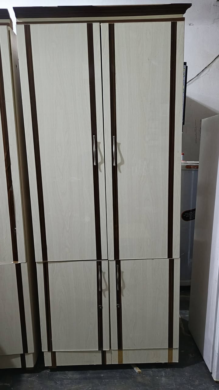 معرض الفرات للبيع جميع انواع الاثاث المنزلي واللاجهزه الكهربائيه المستخدم والجديدوبأنسب لاسعار مقابل دئره جنسيه القائم من جهه البرانيه بصف جسرالمشاه للاستفسار لاتصال برقم ***********متوفرواتس اب ***********
