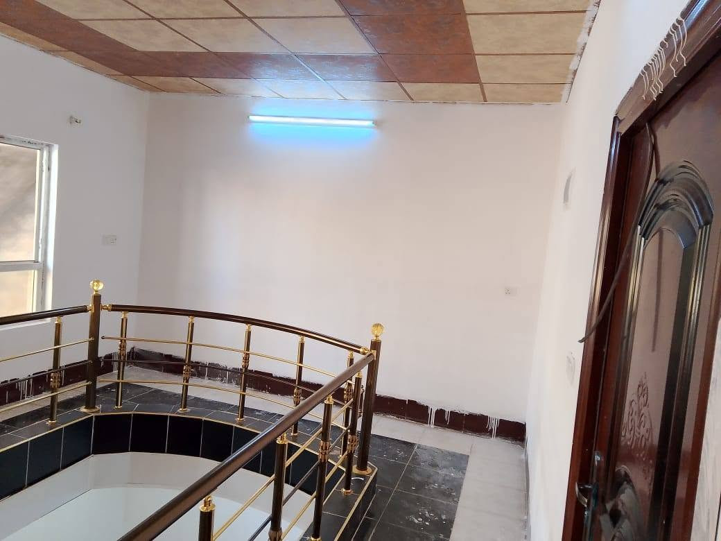 سلام عليكم،،،،
الي يحتاج مهندس كهربائي أو صباغ بيوت صبغ خارجي وداخلي وتأسيسات كهربائية الشغل داخل كركوك متواجد اكثر شي /  رحيم اوه /   شوراو 
الي يحتاج يتواصل على الرقم الموجود 
***********  واتساب موجود
هاي صور ترميم هذا البيت كهربائيات وصبغ ،،،،
