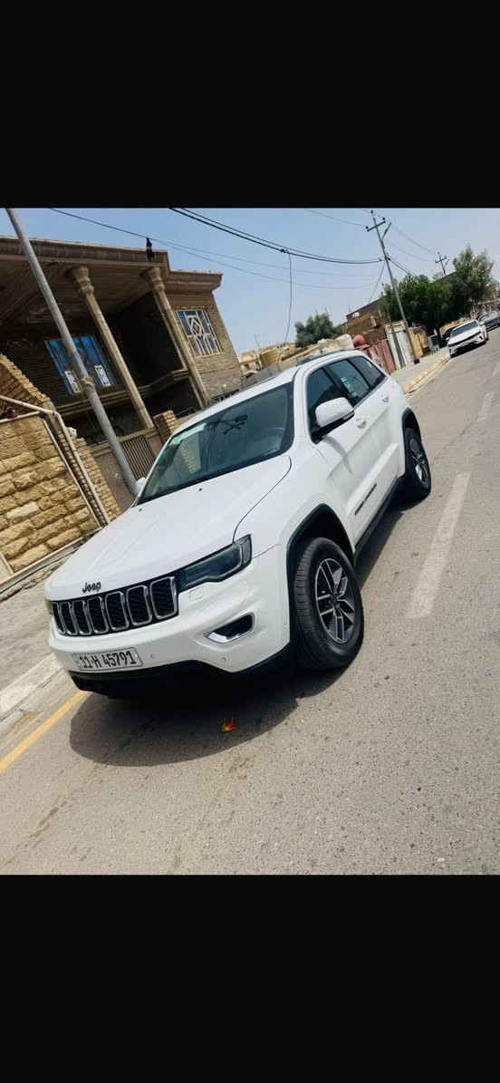 للبيع جيب 2019خليجي رقم بغداد دولي بسمي هزة جديد تحويل مباشر سيارة بيها جاملغ امامي مبدل وكاله شرط صار بيه شخط وبدلته وكالة نفس اللون 100‎%‎ والباقي كفالة ع سونار مكينة كير تخم تاير حدادية 100‎%‎مال جناي استخدم شخصي ماشية 125Km فتحة حساس كامرة تشغيل عن بعد فول موصفات زراك لايت مبرمجه السياره مراوح وفتح سرعةشرط الف متصرف عليها العنوان واسط  للاستفسار ***********    ***********

