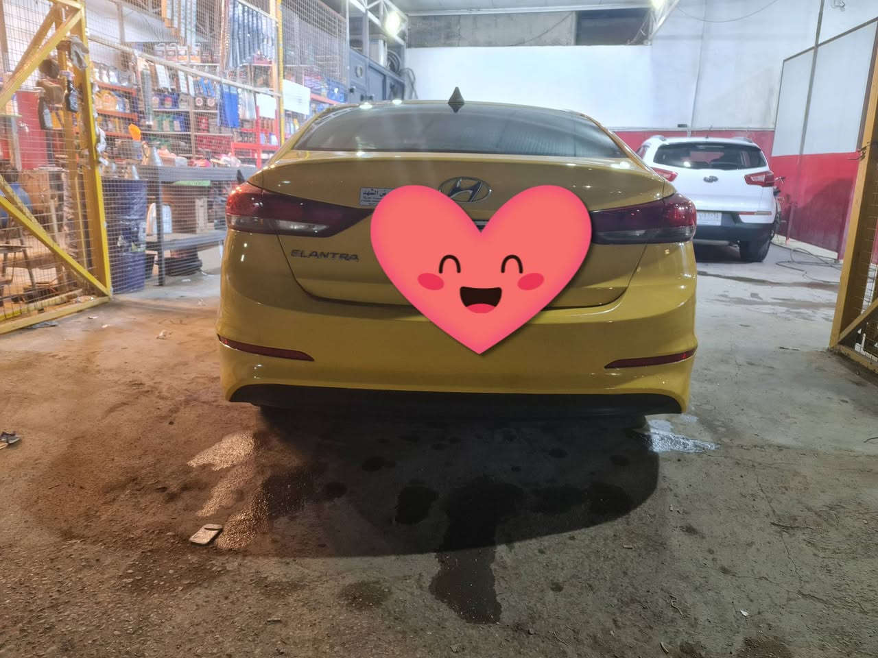 السلام عليكم للبيع النترا 2018رقم بغداد تحويل مباشر فول مواصفات بصمة وفتحه بالسقف تبريد ثلج صدر امامي  خلفي جديد بطارية جديده تايرات جديده كشر جيد جدا المكينه بيها تنقيص اقل الربع من تبديله الدهن للتبديله الثاني تبخير ماكوو شلع مكان السيارة بغداد الكرخ مكلف بالنشر رقم صاحب السيارة
***********
