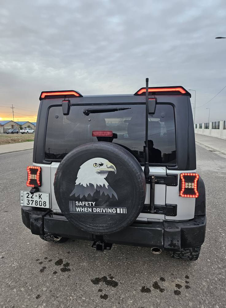 جيب رنگلر مؤديل ٢٠١١ سپؤرت
ره قه م و سه نه وى نوئيه 
گيروو مه كينه به شه رت ١٩٠ هه زار رؤيشتيه
سقف باغه  ٣ پارچه ى سبوغه رسمى سؤنه رم دانايه
نرخ ١٠٨ ره ره قه  
*********** أربيل, العراق
