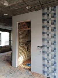 خلفه سيراميك جدران وارضيه  وبورسلين ومرمر وكاشي شغل  درجة اولى تسليم م...