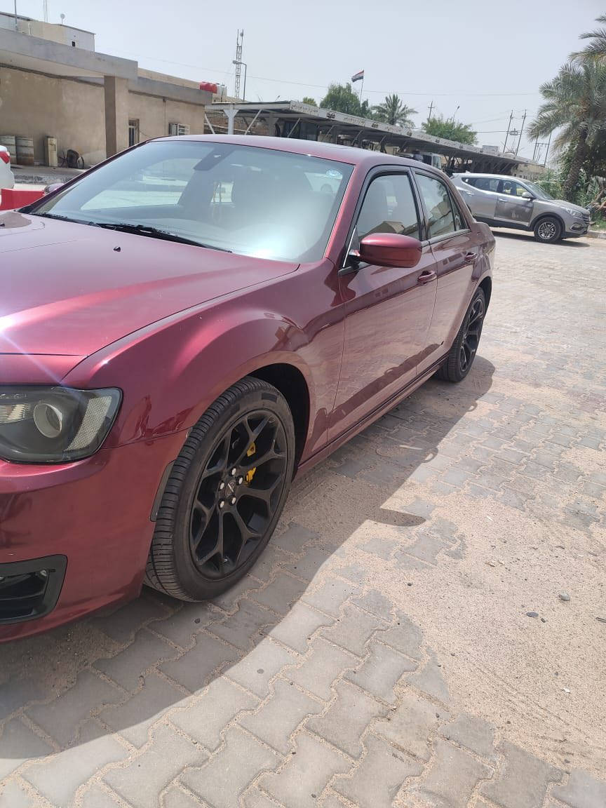 السلام عليكم 
للبيــع ....
Chrysler 
300S
اوباما وارد كندي 
موديل 2018 اصل 
تحكمات.
كشنات جلد.
شاشه .
بانوراما.
وبقية المواصفات المعروفه للـS.
السياره داخله كلين وصاير  تخريب جاملغ وبنيد وانشد بمكانهن وكاله وصور التخريب موجوده 
كير مكينه بدون أي عيب 
السياره بدون أي نقص.
رقم اربيل  
مكان السياره الناصرية 
للاستسفار ‭0782 285 8143‬
