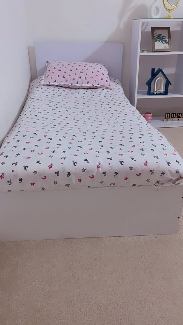 السلام عليكم 
اغراض للبيع نظافه 95‎%‎
سرير 
مكتبه 
طبله او ميز بلازما 
تيبلام اسعارهم مناسبه


**إذا كنت صاحب هذا الإعلان وتريد حذفه لأي سبب، رجاءا أرسل رسالة إلى الدعم الفني**