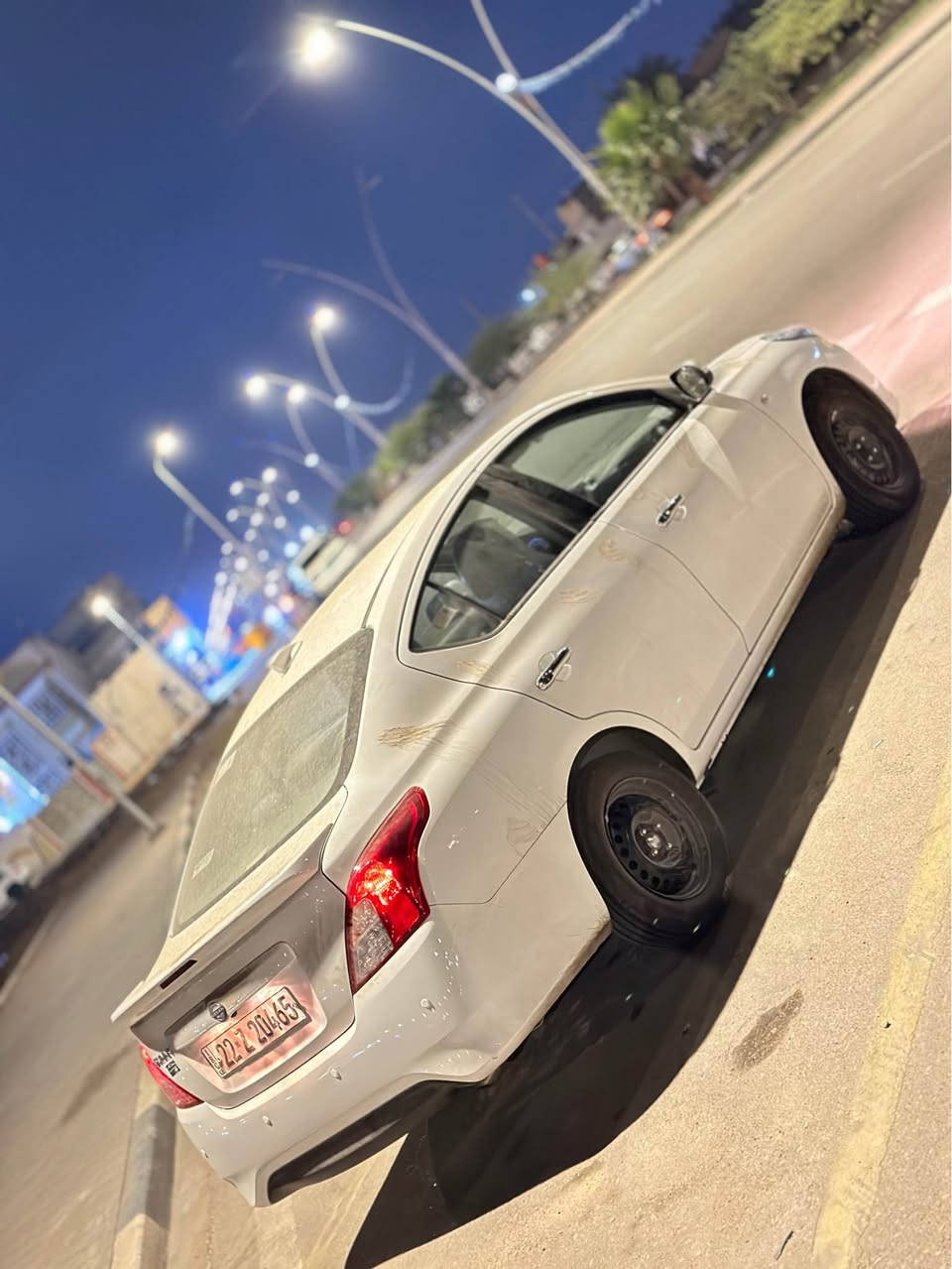 السلام عليكم ورحمة الله وبركاتة للبيع نيسان صني هندي ام البليتة الزركة زيرو ماشية فقط الف رقم اربيل باسم شركة نور البصرة 
كفالة عامة كلش 
صادرة بيها وكالة 
السعر 136 وبيها مجال بسيط حك الجية 
للاستفسار *********** البصرة, العراق
