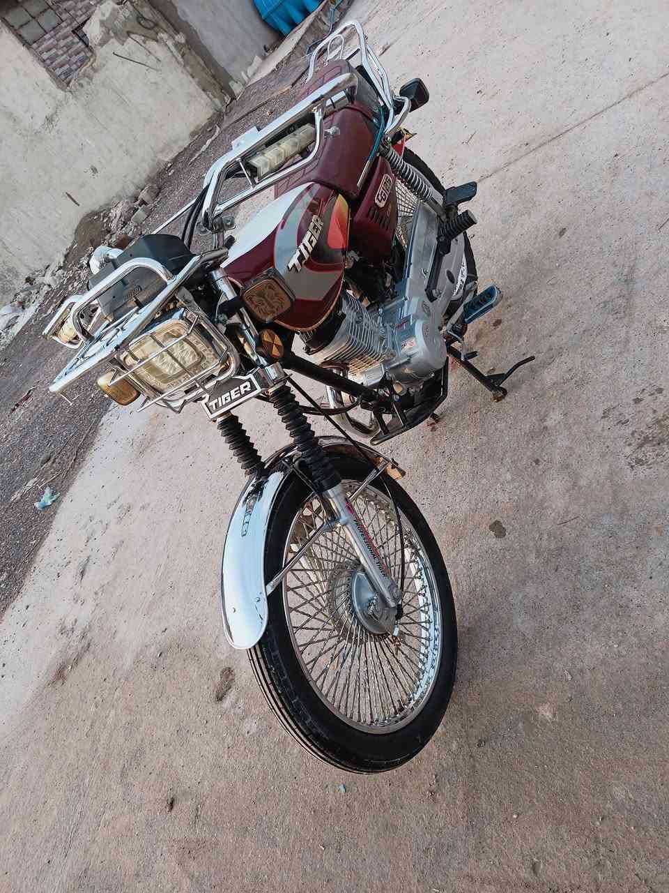 سلام عليكم:ماطور تايكر 2020ابو النمر وزن ثقيل ابو الختم ماطور خير من الله جديد السعر 700مكاني ايسر حي الكرامه موجود علخاص وعلرقم ***********
